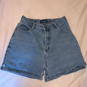 High waisted mom shorts with adjustable backing.